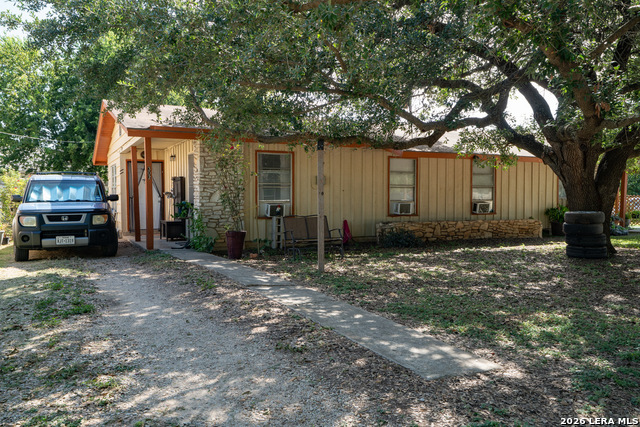 300/302 Koch Property Photo 9
