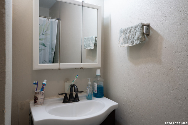 300/302 Koch Property Photo 11