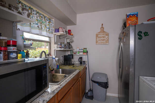 300/302 Koch Property Photo 14