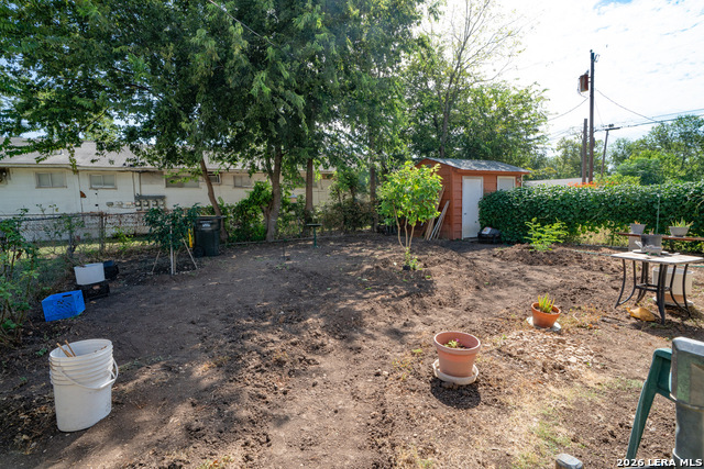 300/302 Koch Property Photo 23