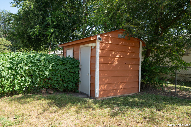 300/302 Koch Property Photo 24