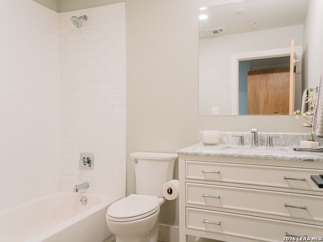 210 W Peden Property Photo 18