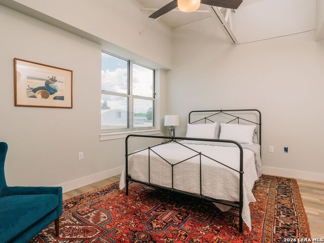 210 W Peden Property Photo 14