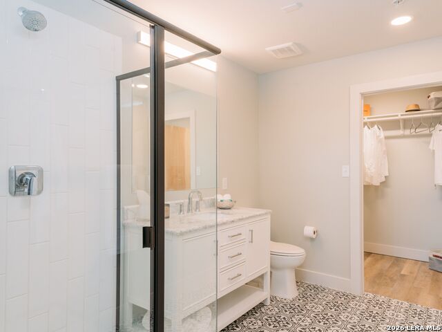 210 W Peden Property Photo 15