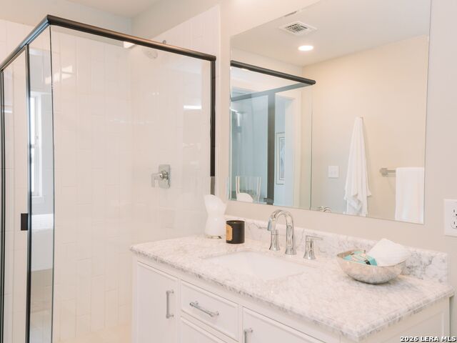 210 W Peden Property Photo 16