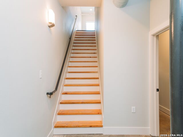 210 W Peden Property Photo 6