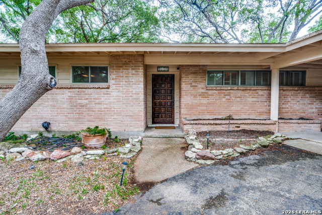 2734 Castanet St Property Photo 3