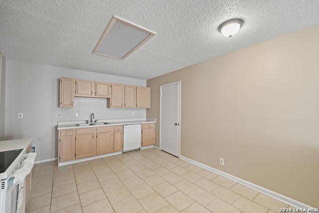 6827 Misty Field Dr Property Photo 8