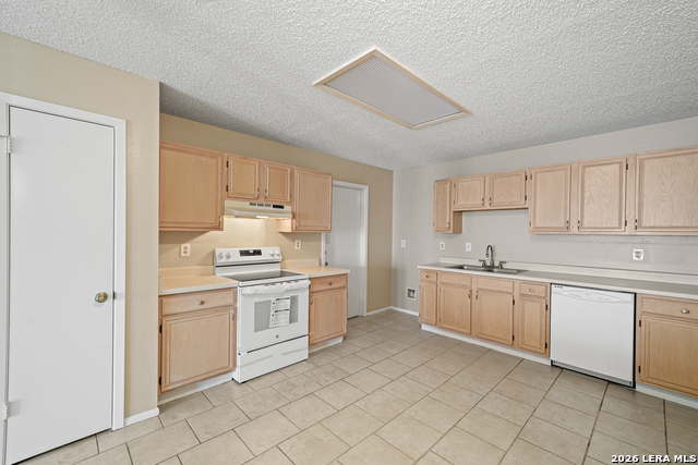 6827 Misty Field Dr Property Photo 9