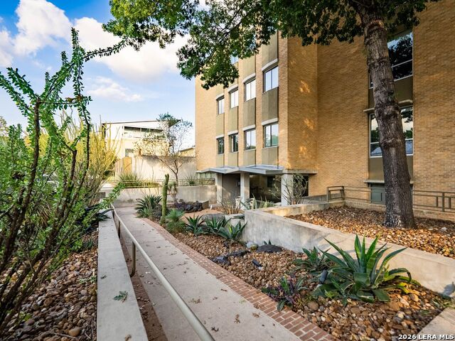 1115 S Alamo St Property Photo 2