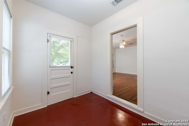 465 S Guenther Ave Property Photo 10