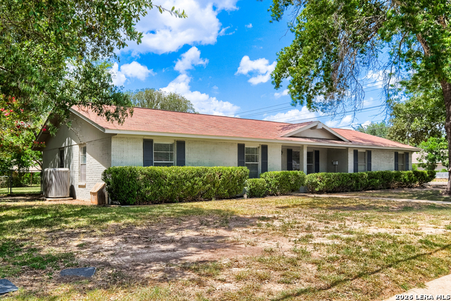 1345 Azalea Ln