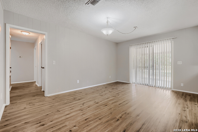 1345 Azalea Ln Property Photo 6