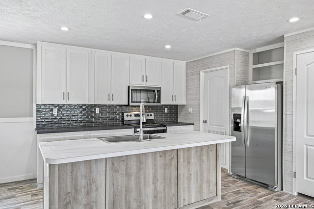 872 Main Loop Rd Property Photo 6