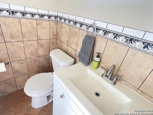 503 Grosvenor St Property Photo 8