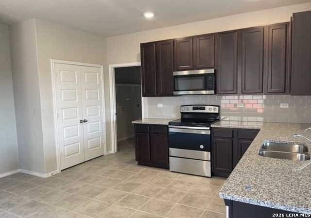 2509 Marty Way Property Photo 2