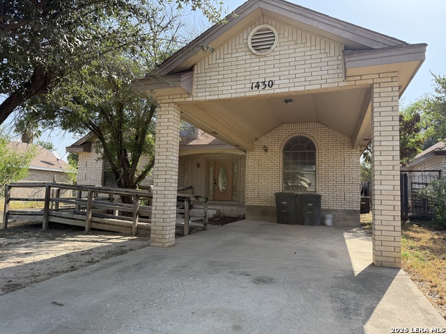 1430 Raintree Dr Property Photo 1