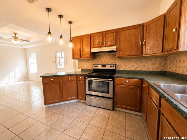 1430 Raintree Dr Property Photo 5