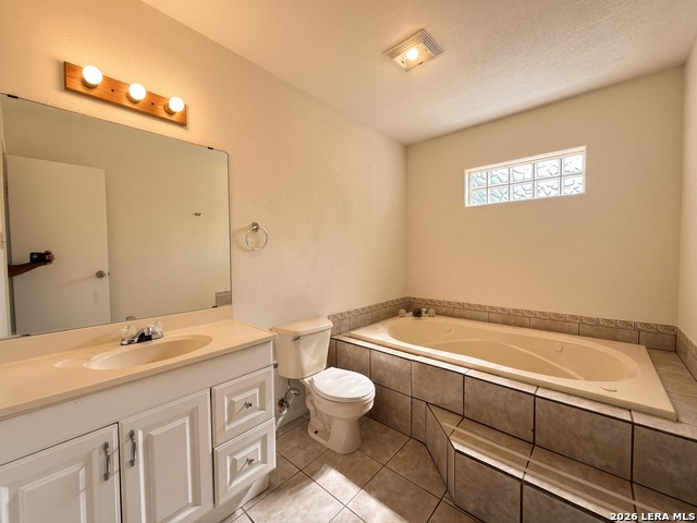 1430 Raintree Dr Property Photo 10