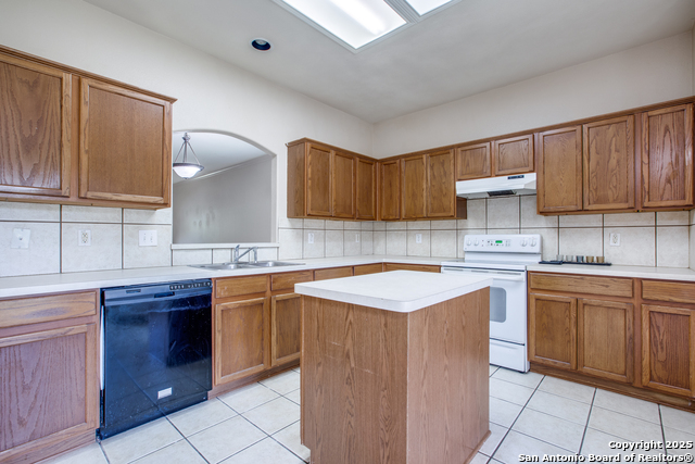 4126 Talavera Trl Property Photo 4