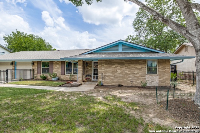 6034 Royal Pt Property Photo 1