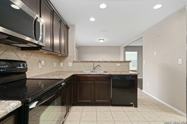 11747 Deer Ml Property Photo 9