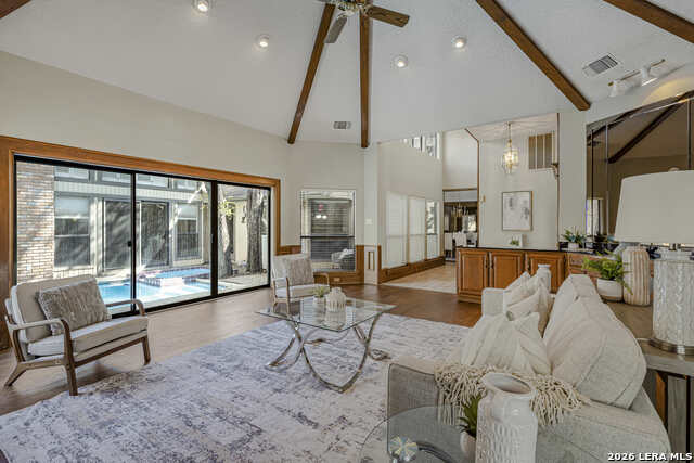 2806 Squaw Creek Dr Property Photo 8