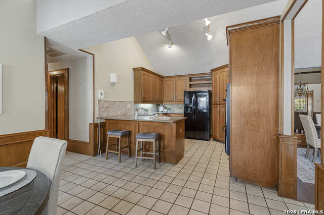 2806 Squaw Creek Dr Property Photo 17