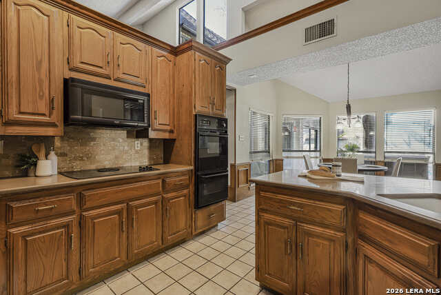 2806 Squaw Creek Dr Property Photo 18
