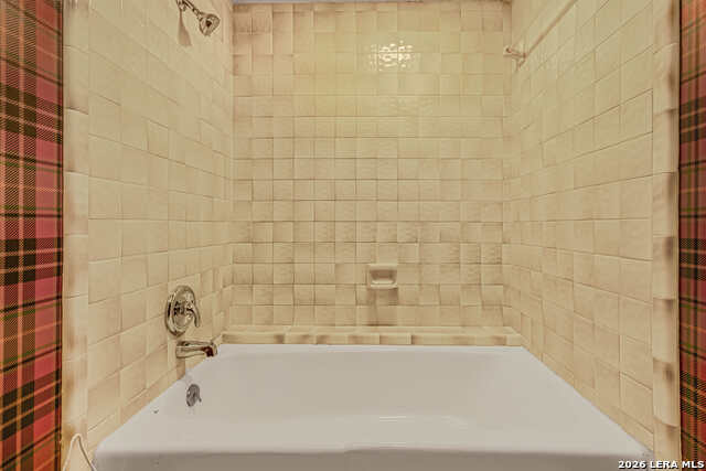 2806 Squaw Creek Dr Property Photo 28