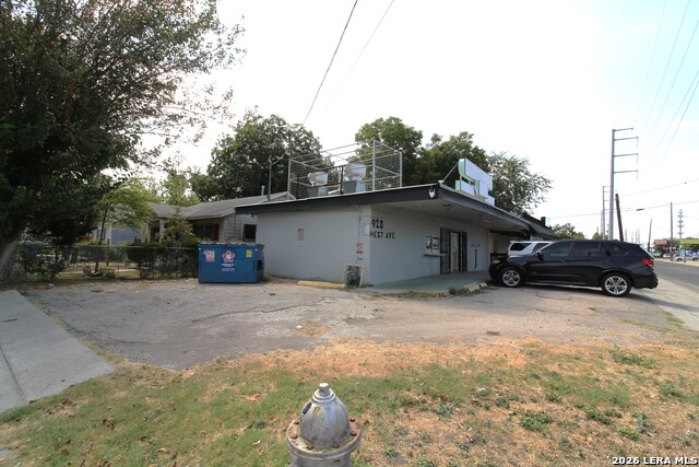 920 West Property Photo 1