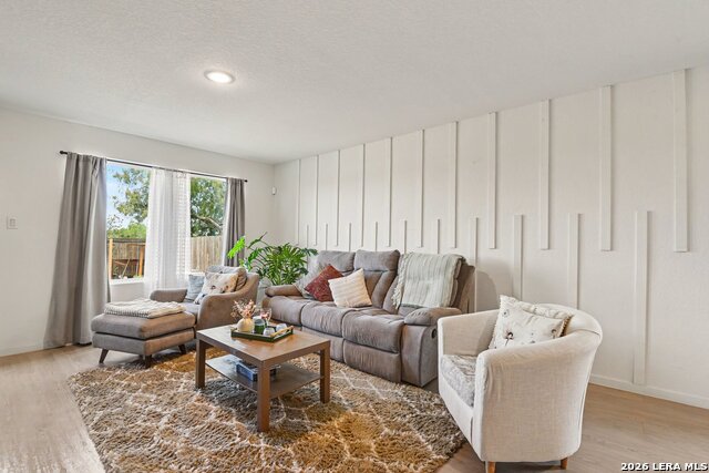 9617 Garnet Grv Property Photo 5