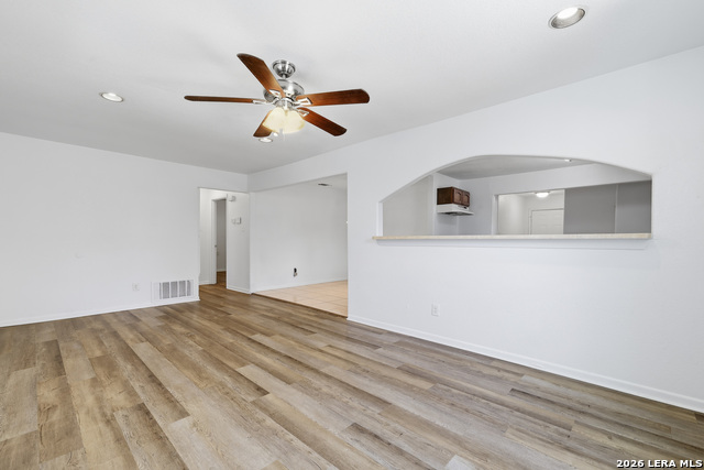 211 Esmeralda Dr Property Photo 4
