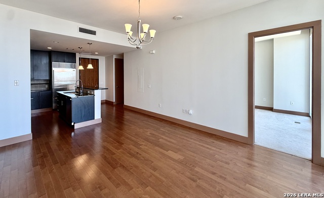 610 E Market Property Photo 7
