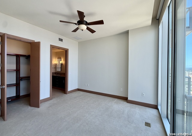 610 E Market Property Photo 9