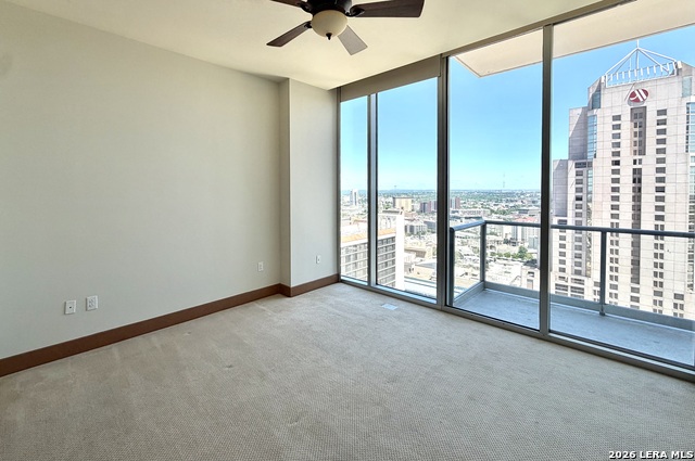 610 E Market Property Photo 10