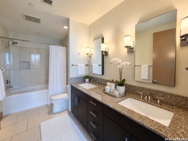 610 E Market Property Photo 12