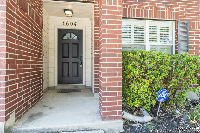 1604 Rolling Brook Ln Property Photo 2