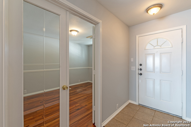 1604 Rolling Brook Ln Property Photo 5