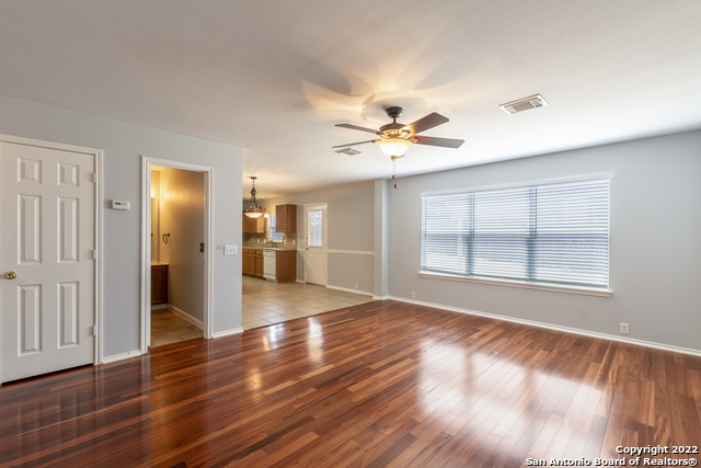 1604 Rolling Brook Ln Property Photo 8