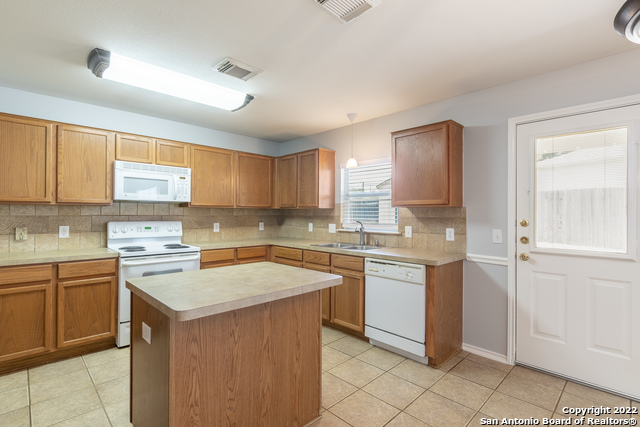 1604 Rolling Brook Ln Property Photo 12