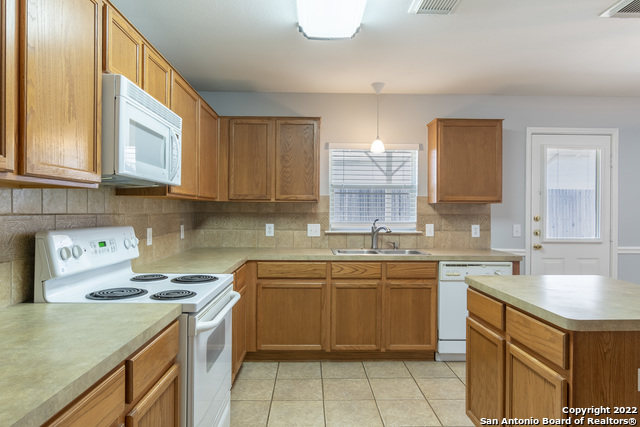 1604 Rolling Brook Ln Property Photo 13