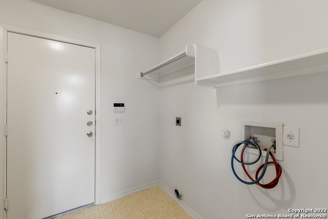 1604 Rolling Brook Ln Property Photo 14