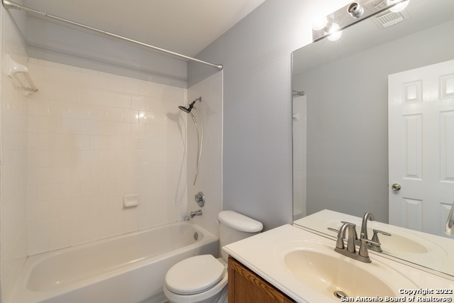 1604 Rolling Brook Ln Property Photo 21