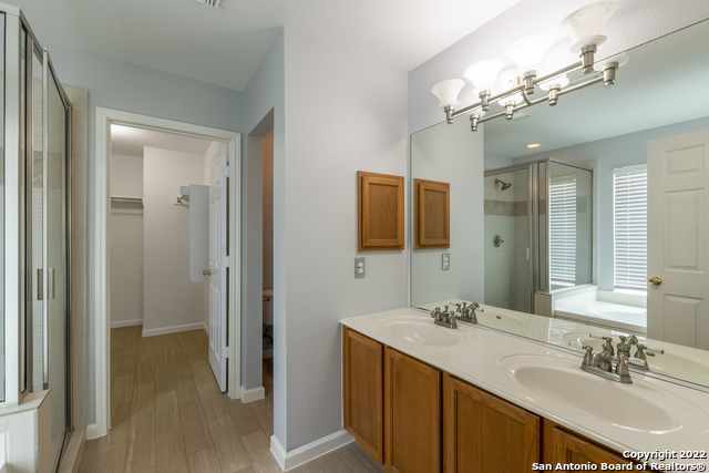 1604 Rolling Brook Ln Property Photo 25