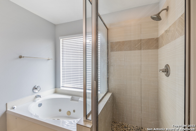 1604 Rolling Brook Ln Property Photo 27