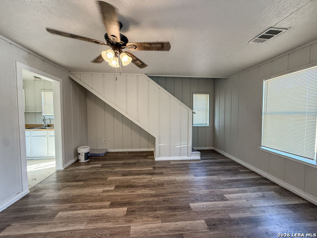 300 Schmucks Rd Property Photo 3