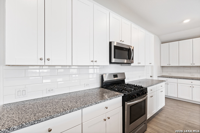 2460 Vesper Bnd Property Photo 6