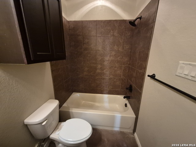 698 Saengerhalle Rd Property Photo 13
