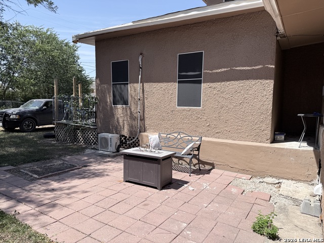 1030 W Huisache Ave Property Photo 2